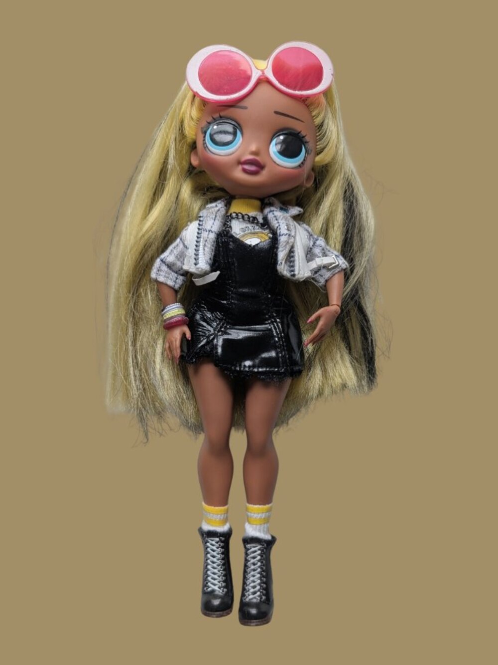 BOGO L.O.L. Surprise! O.M.G. Series 2 Alt Grrrl